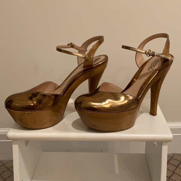 Gucci leather copper wooden platform. - Picture 2 of 7